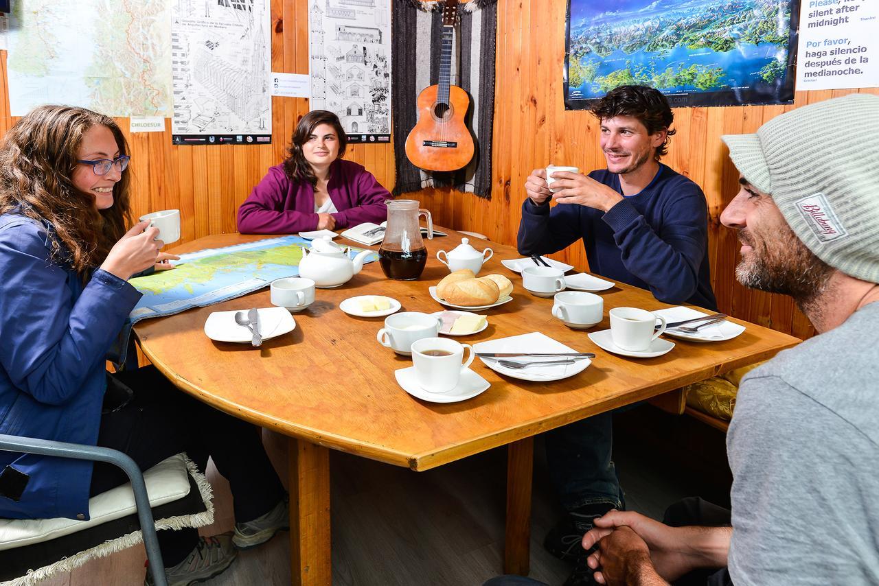 Backpackers & Hostal 